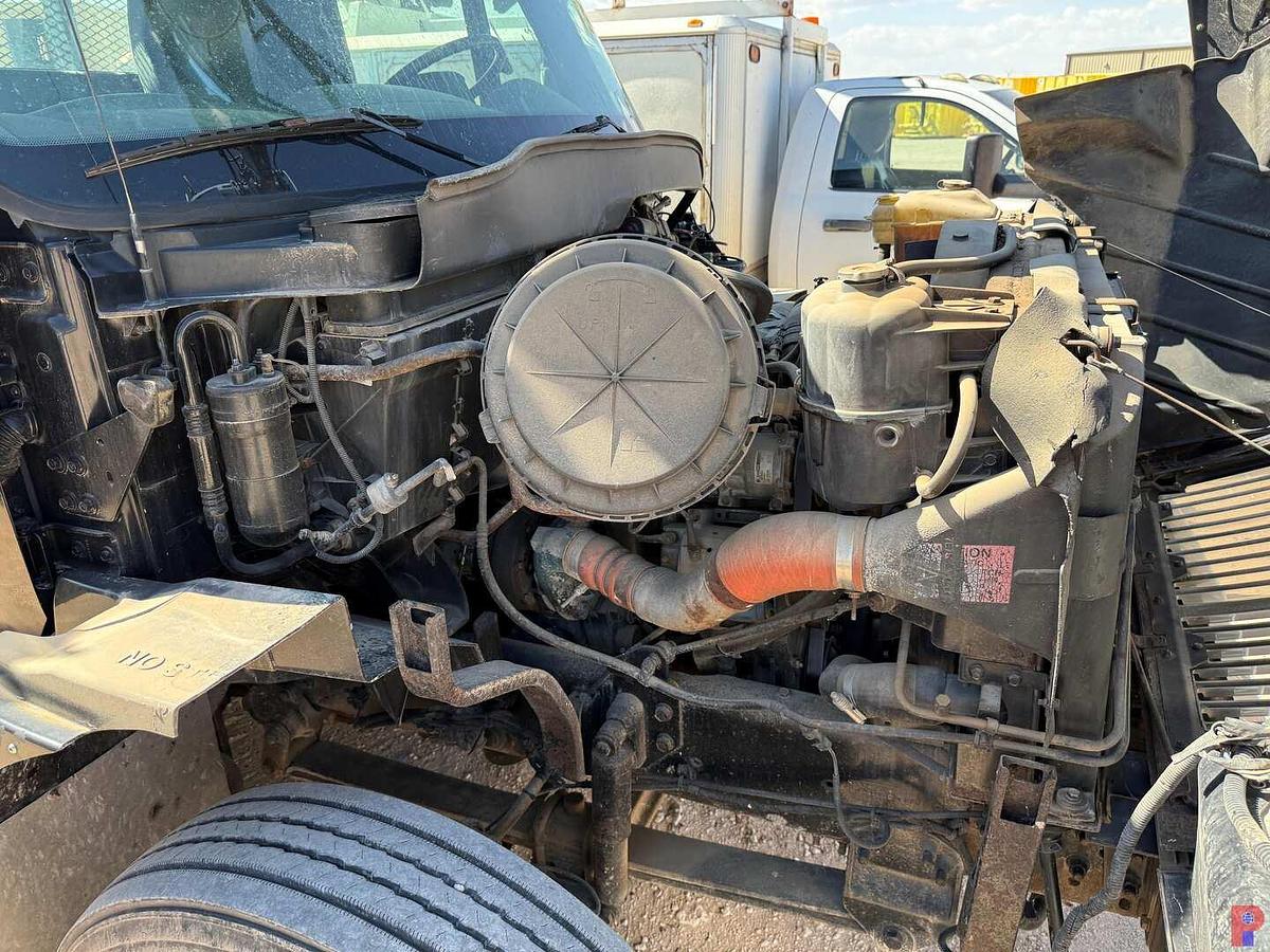 Used 2005 INTERNATIONAL WORKSTAR 7400 W/ 90’ PLATFORM SIGN CRANE TRUCK