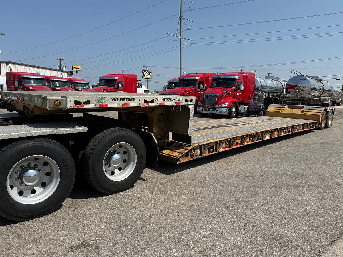 Used 2012 TRAIL KING TK54MG-482 T/A DBL DROP DECK RGN LOWBOY TRAILER