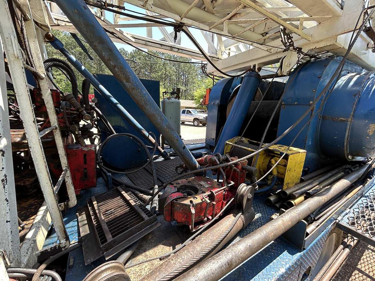 Used COOPER 250 DD (REPOWERED) 96'-180K 4-AXLE WELL SERIVCE WORKOVER RIG