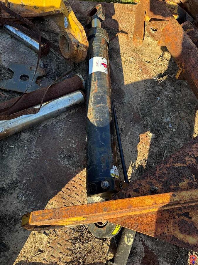 Used 45” X 6” 2,500 PSI HYDRAULIC CYLINDER