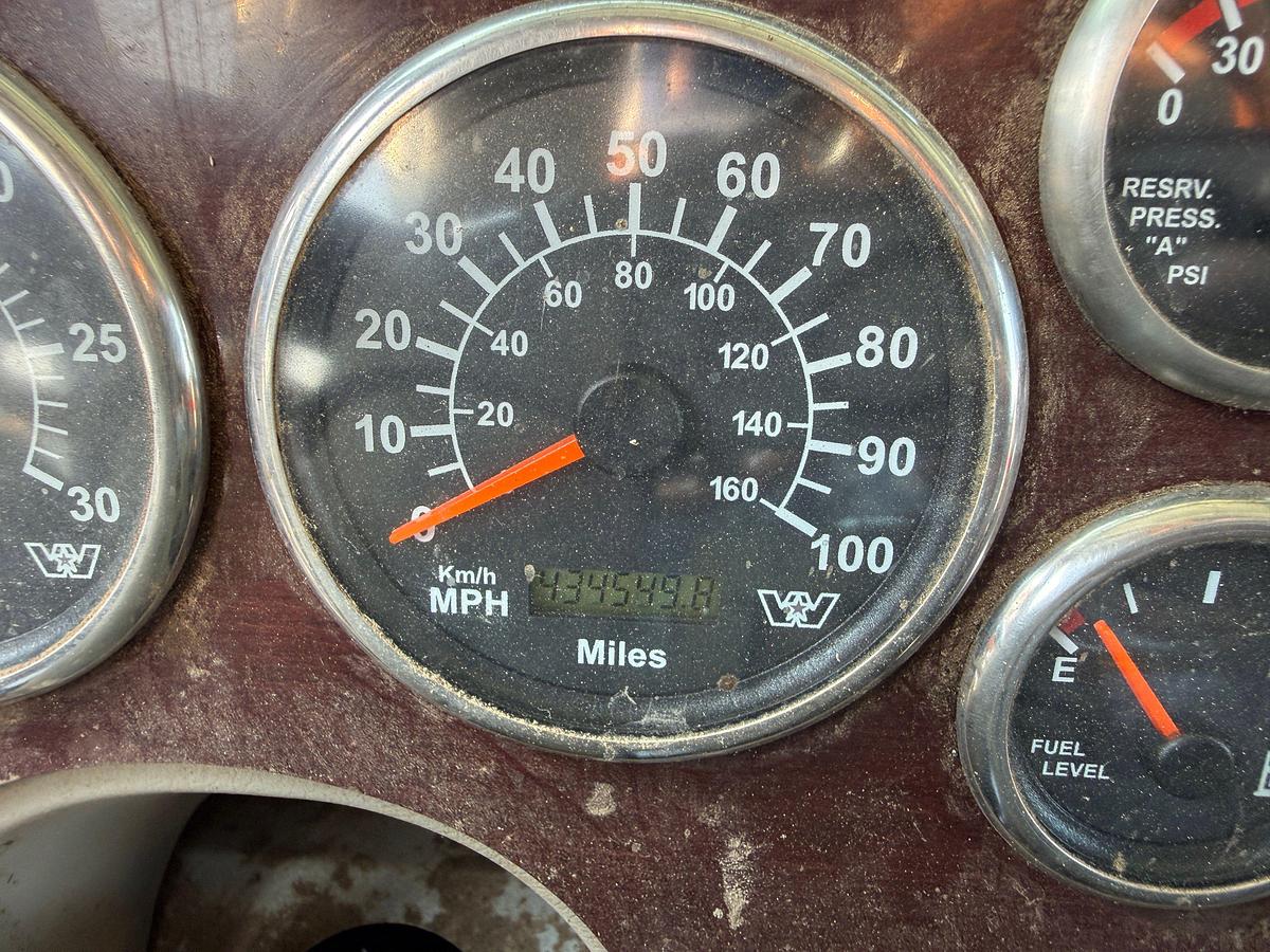 Used 2013 WESTERN STAR 4900 EX (GLIDER KIT) T/A DAYCAB TRUCK TRACTOR