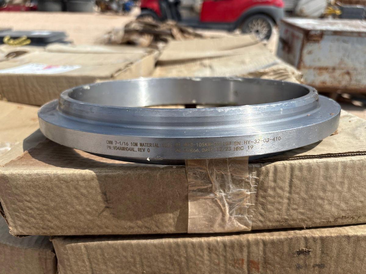 Used (2 pallets) w/ 80+ 7-1/16” 10M flange gaskets