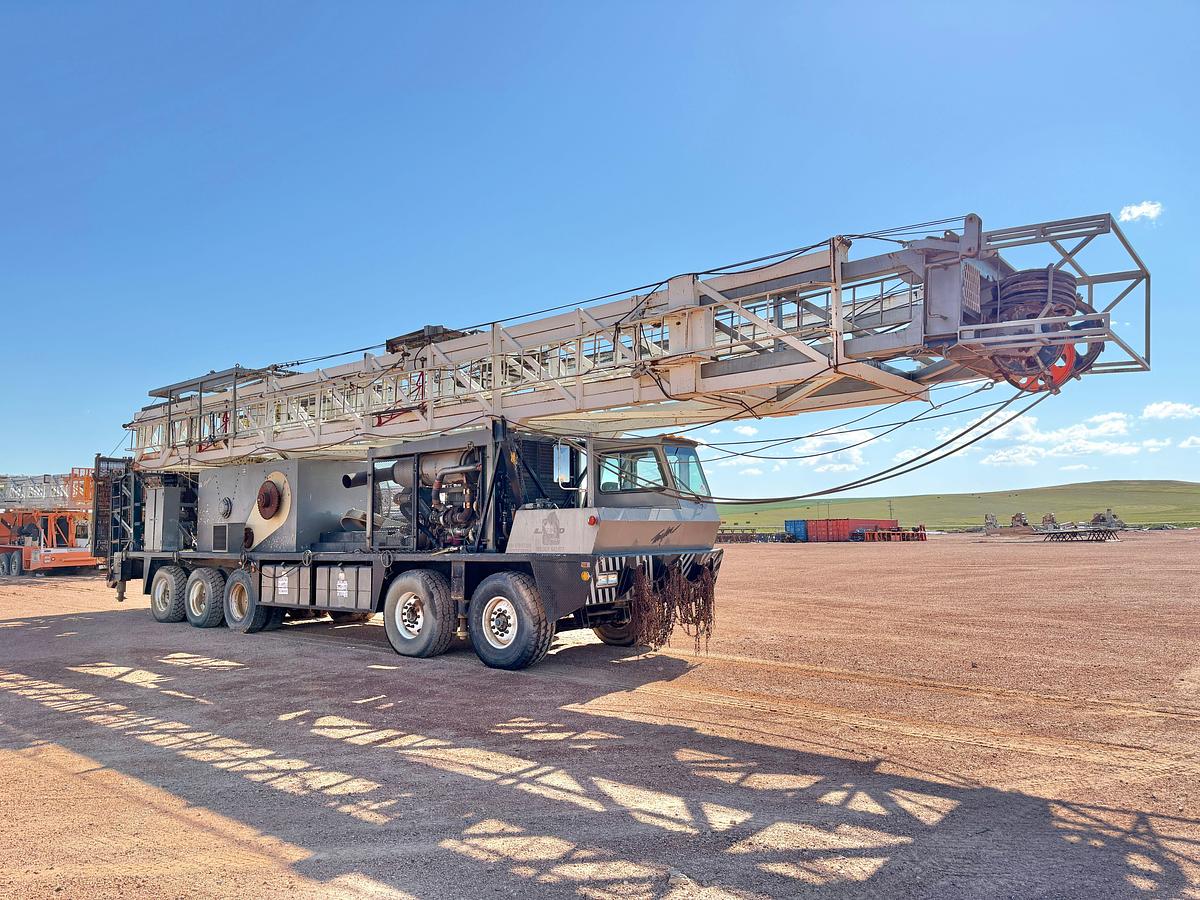 Used 2006 TAYLOR C500 DD 104'-250K 5-AXLE WELL SERVICE WORKOVER RIG