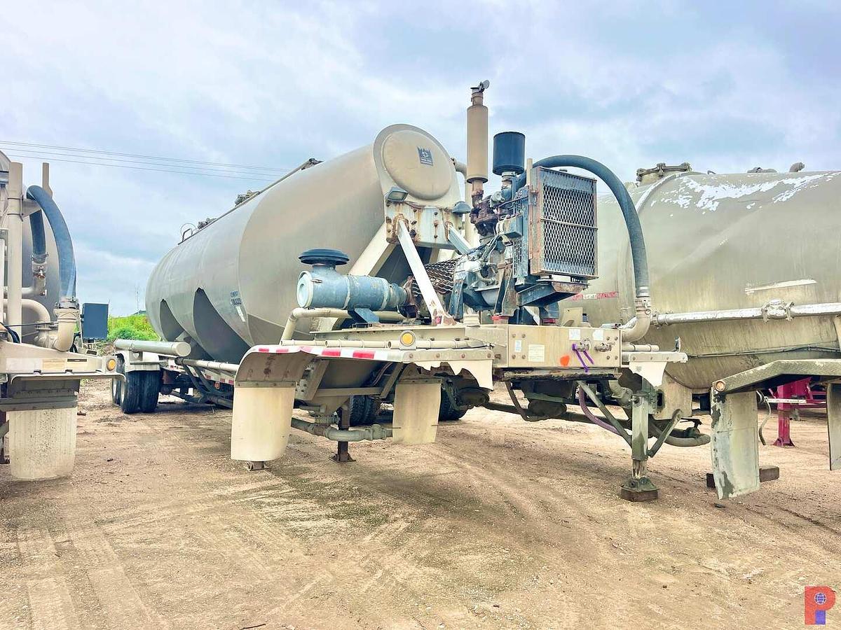 Used 2005 TRAIL KING 1,000 CU. FT. ALUMINUM PNEUMATIC TRAILER W/ BLOWER