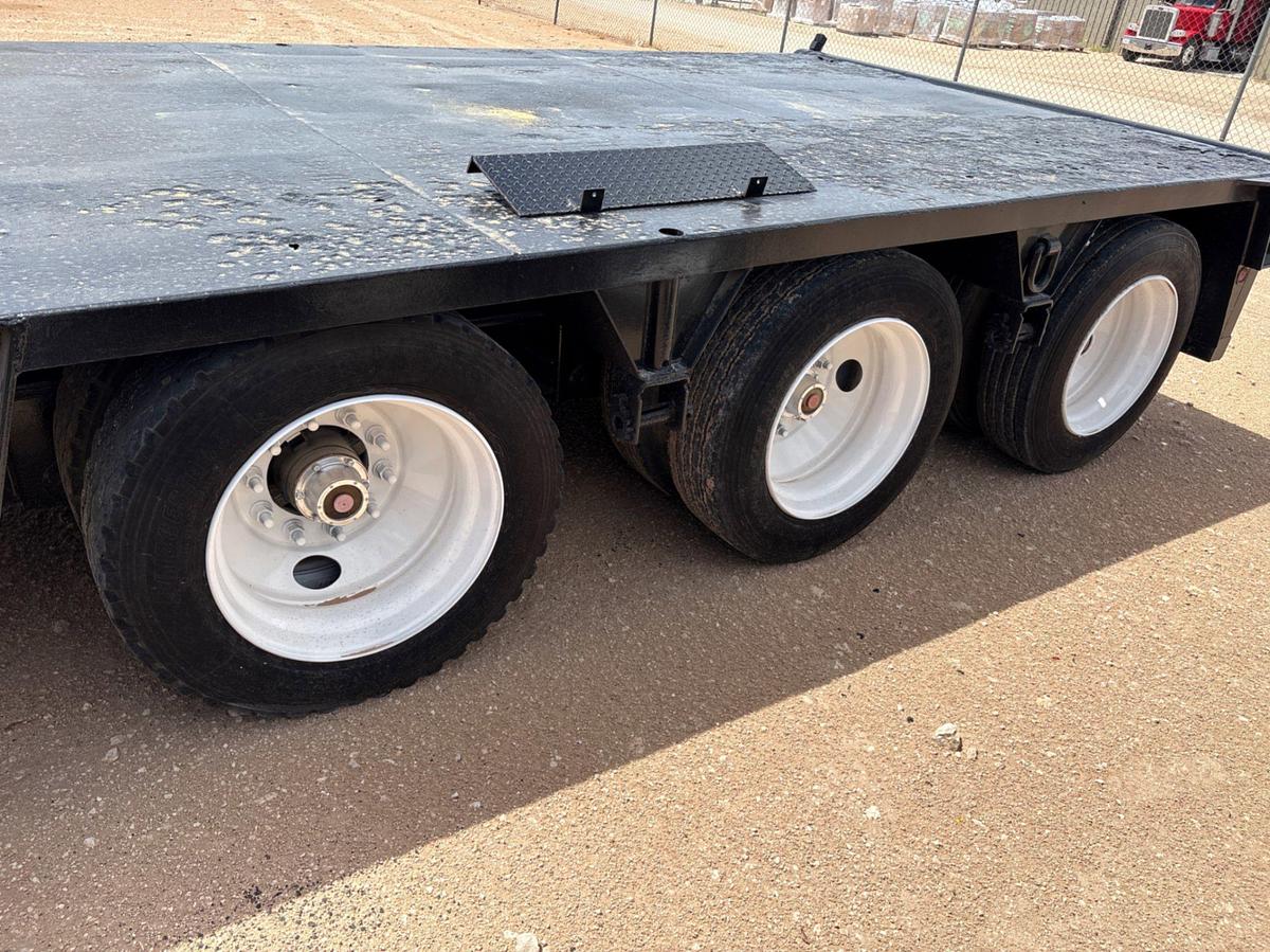 Used 2006 NUTTALL 40' X 102" 55-TON 3-AXLE NARROW NECK LOWBOY