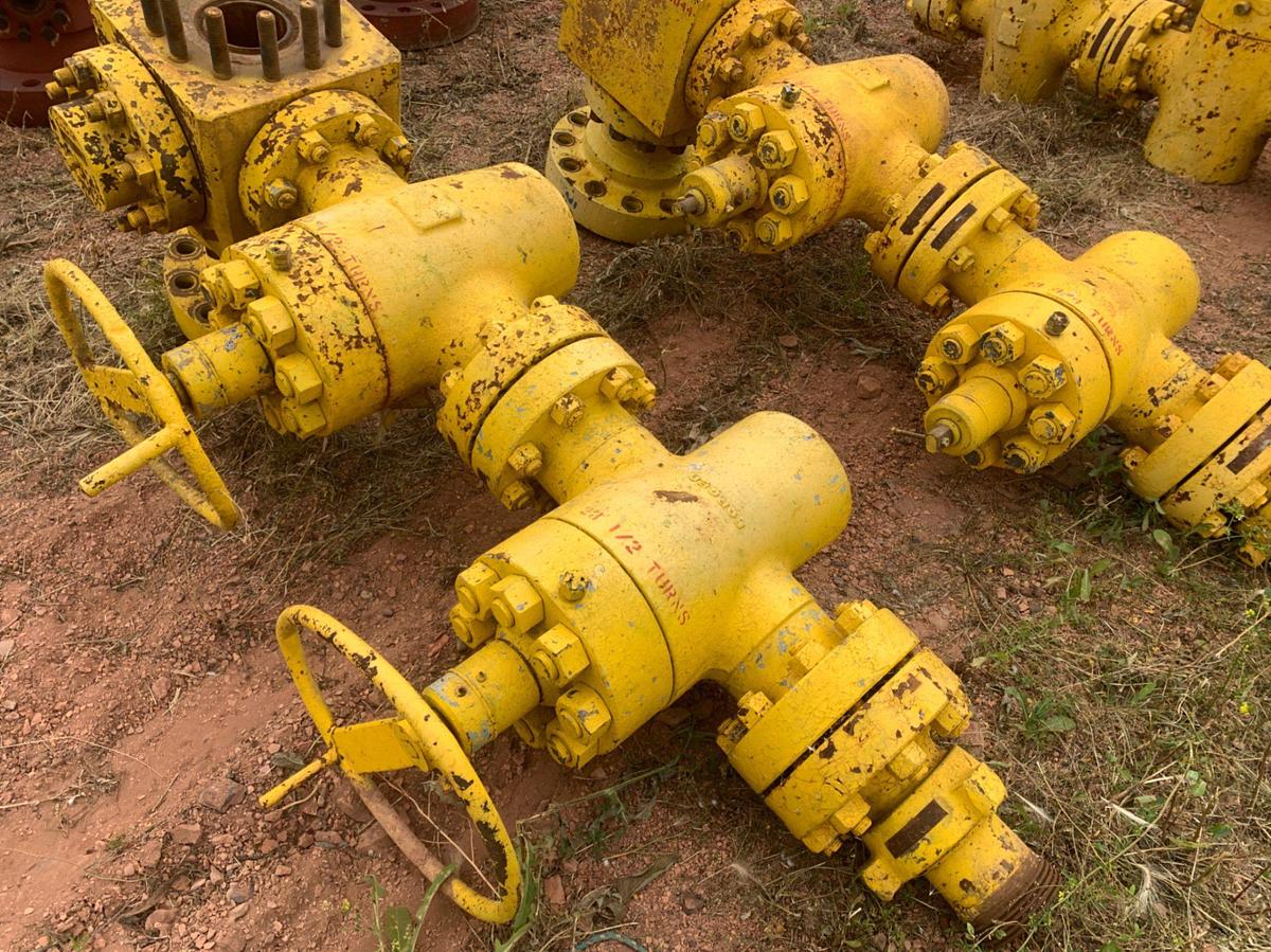 Used (8) 4-1/16 10k Studded Fluid Crosses w/ (16) 4-1/16 10k Gate Valves