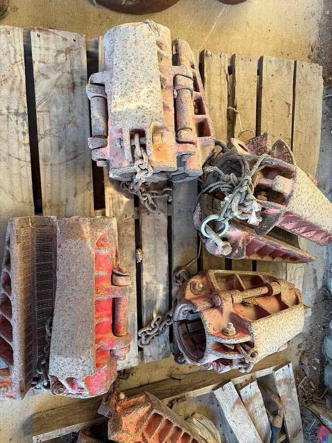 Used (2) PALLETS OF (10) 3-SEGMENT MANUAL SLIPS