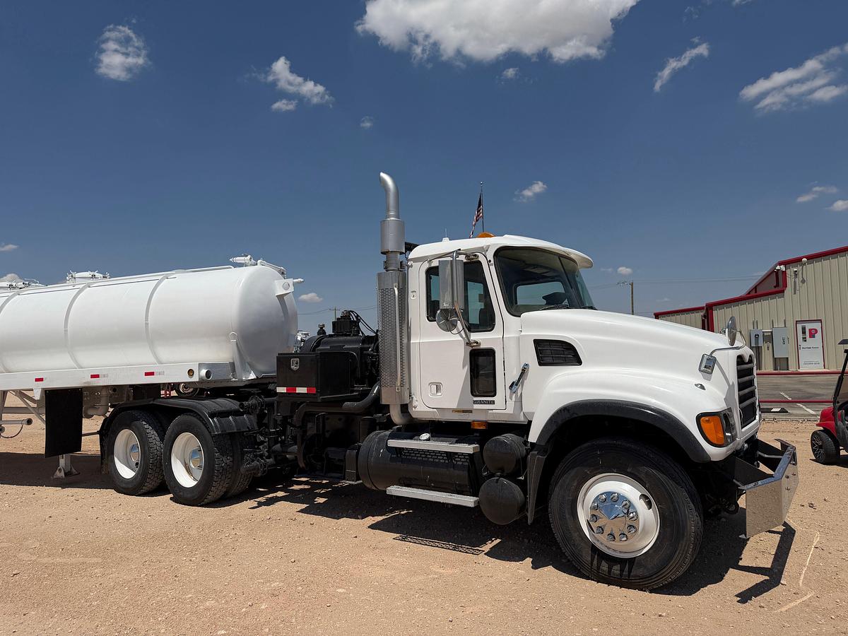 Used 2004 Mack CV713 Kill Truck w/ Trailer