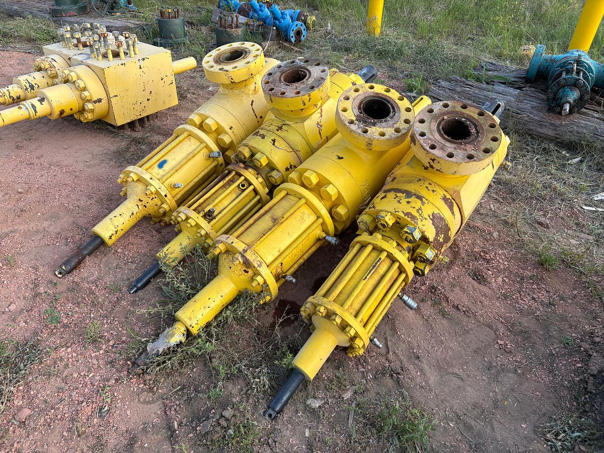 Used (4x$) 5-1/8” 10k hydraulic gate valves
