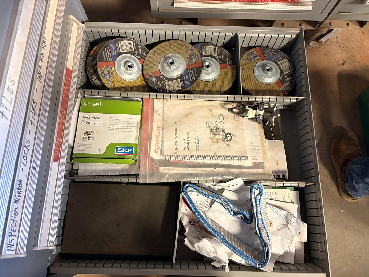 Used Lyon MS-II safety link 13-drawer rolling toolbox w/ assorted machine shop tools