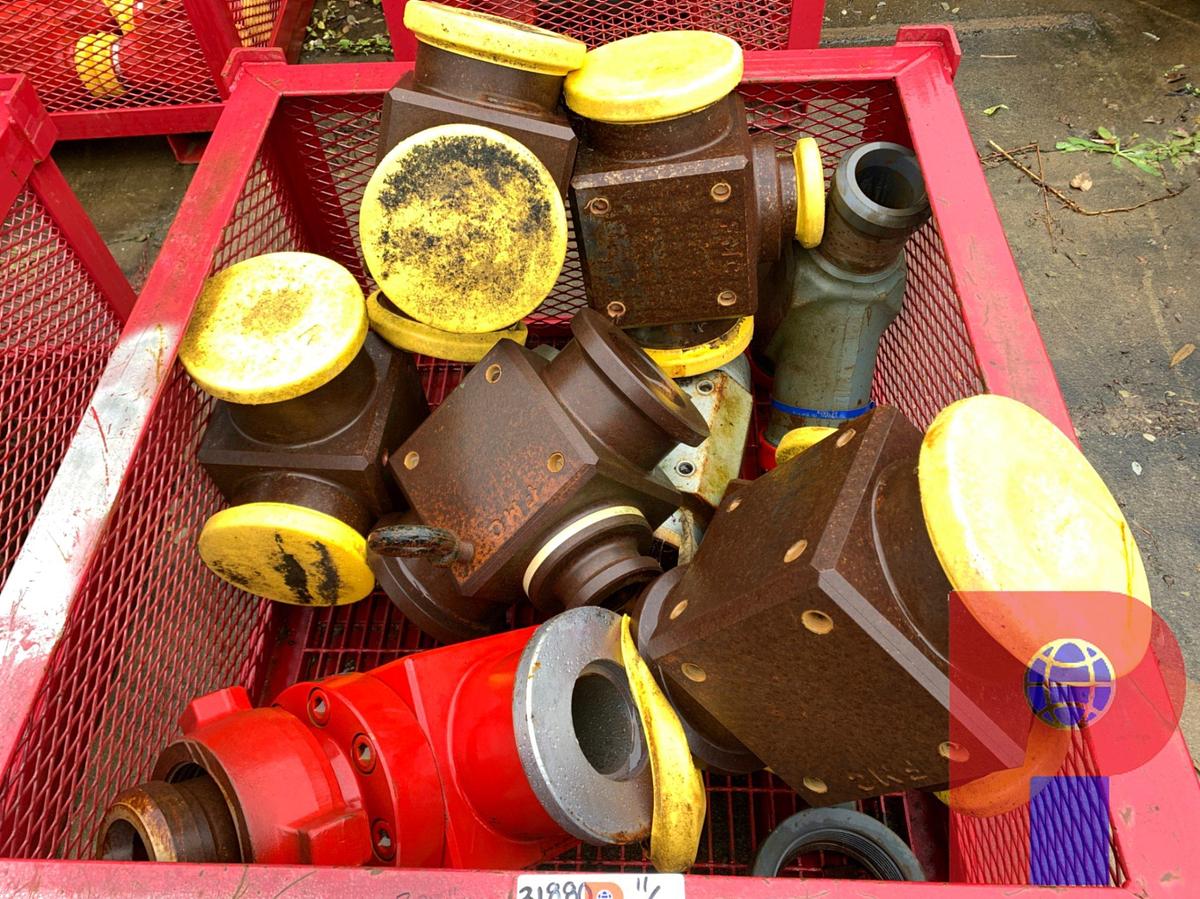 Used BIN OF (9) FMC 15K C-HUBS FOR MAINFOLD TRAILER