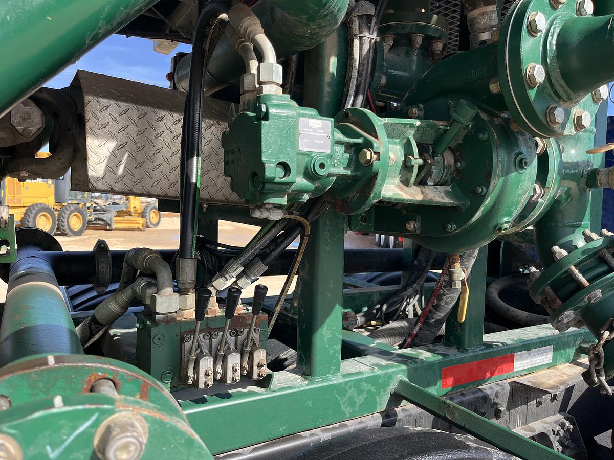 Used WEIR SPM 600-HP 15K WP TRIPLEX PUMP UNIT MTD ON 2008 KENWORTH T800 T/A TRUCK