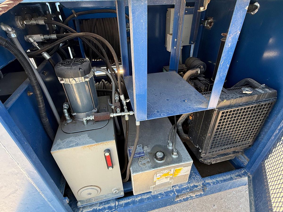 Used SELF CONTAINED 20K WP GREASE INJECTION UNIT COMBO P/B 8.4-KW ISUZU DIESEL GENERATOR