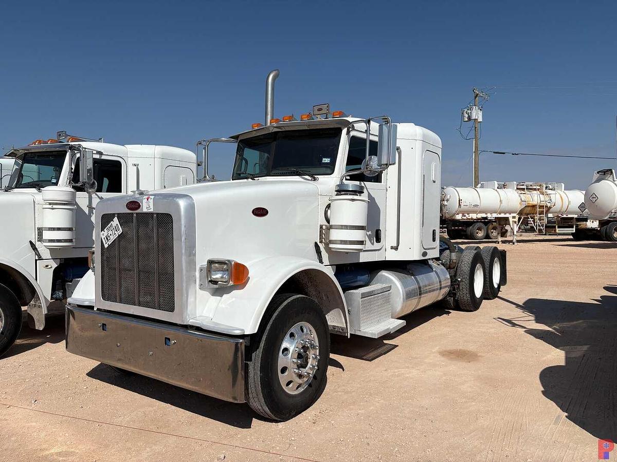 Used 2011 PETERBILT 367 T/A 36” SLEEPER VACUUM TRUCK
