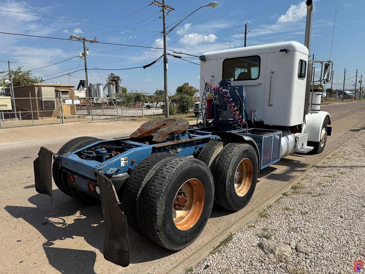 Used 2006 PETERBILT 378 T/A 36” SLEEPER TRUCK