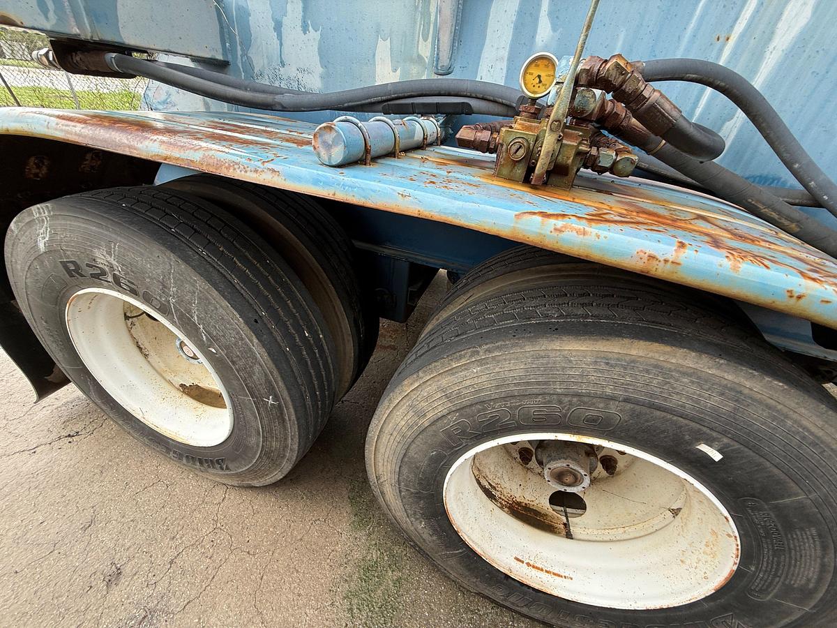 Used 2005 WORLEY WELDING WORKS 5,000 GAL 3-COMP ACID TRANSPORT TRAILER