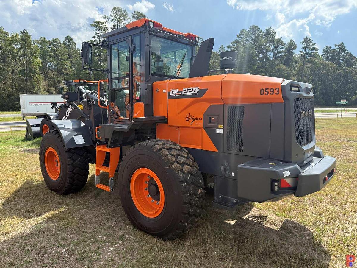 Used (NEW) 2024 DEVELON DL220-7 WHEEL LOADER **3 YEAR 5000 HOUR FULL WARRANTY**