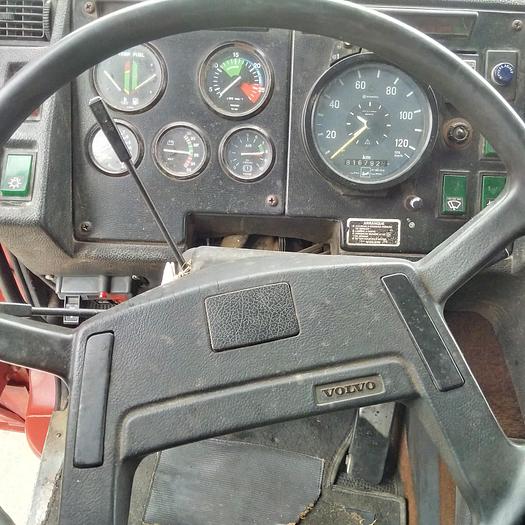 Usado 1981 VOLVO F10 320 10 tyres tipper