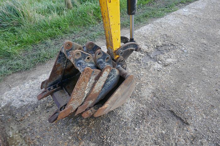 Used 2015 JCB 8008 CTS