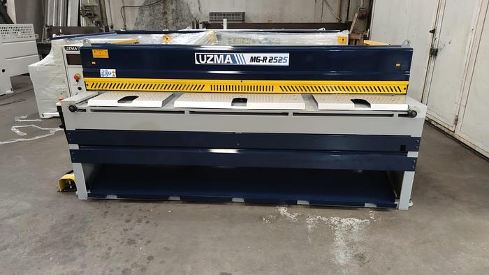 UZMA MG R Mechanical Guillotines with Return to sender option 2mm - 4mm