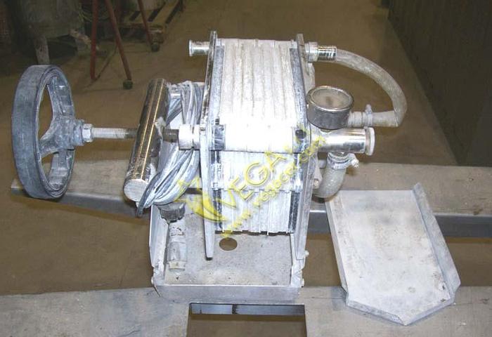 Usato Mini Filtropressa per vino marca TOSCANA ENOLOGIA mod. MINI JOLLY