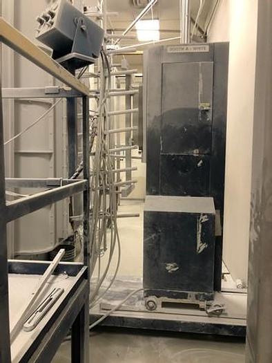 Used 2010 Nordson XL-2002S Powder Coat Booth