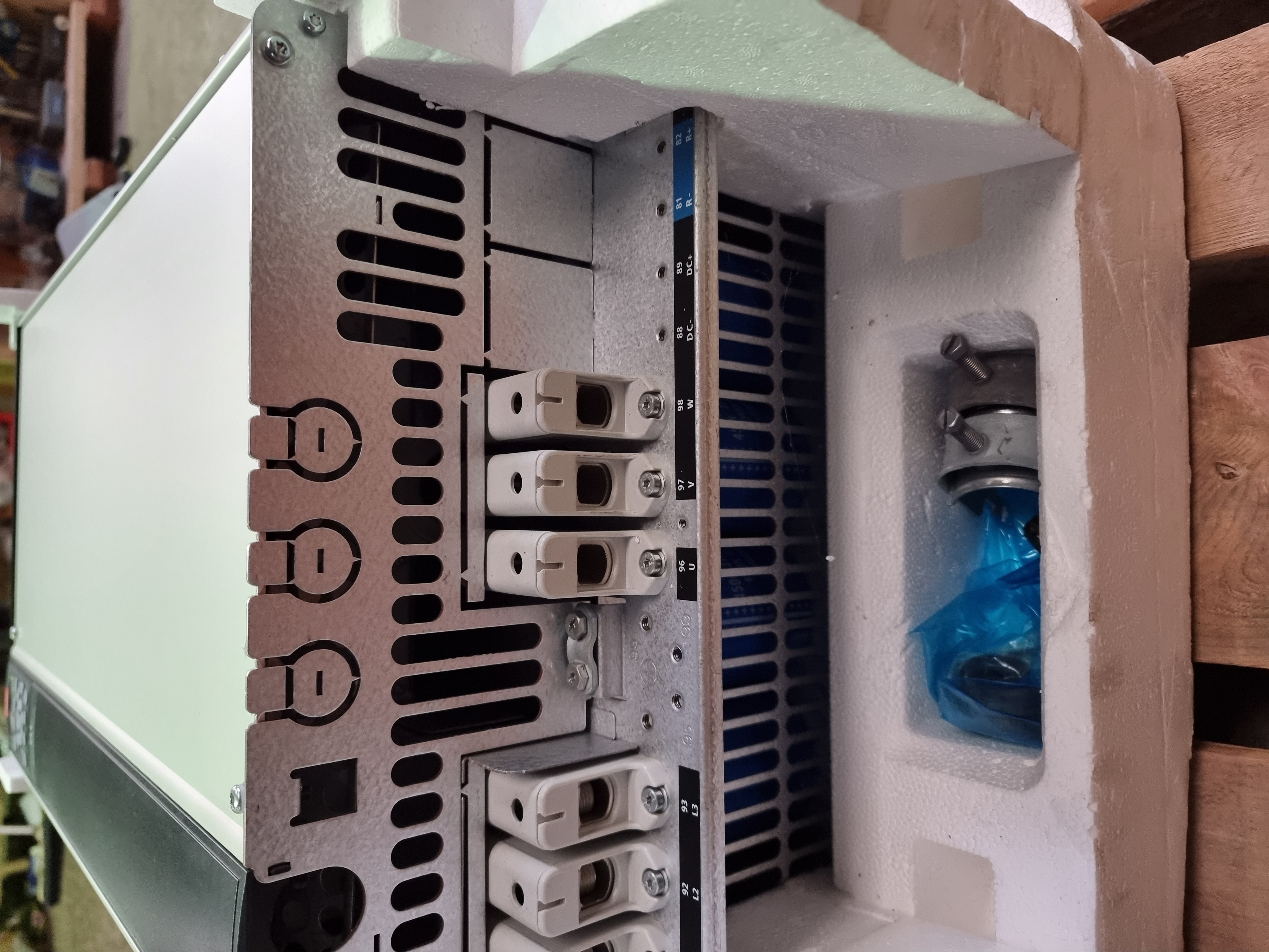 Danfoss VLT FC-302P55KT5E20 55kW / 75HP Inverter | P/N: 131H3316