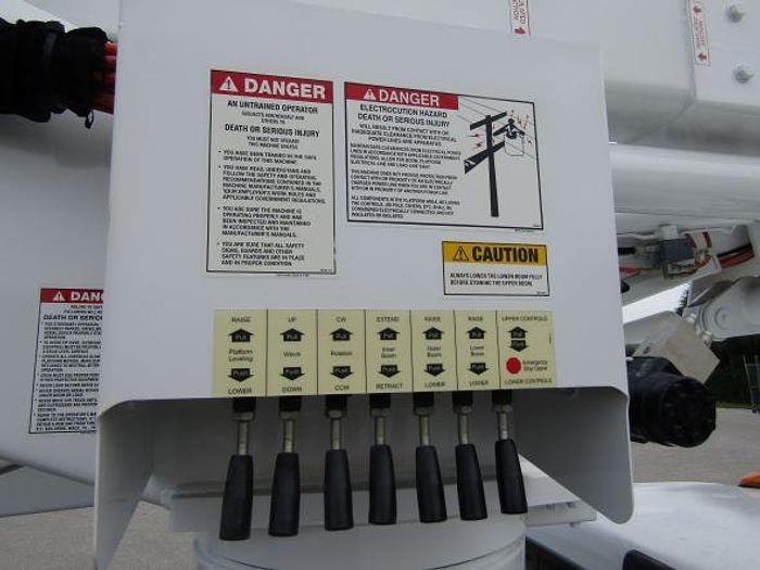 Used Versalift VST40-MH 45ft Bucket Boom on 2015 Ford F550 4x4 Utility Truck - 44904