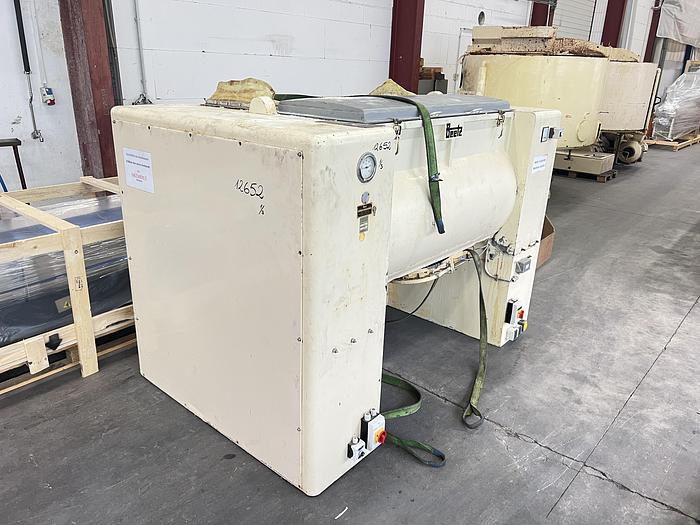 Gebraucht Zweiwellen-Ausstoß-Mischkneter BEETZ Type MK-2/500 mit ca. 500 Liter Nutzinhalt.