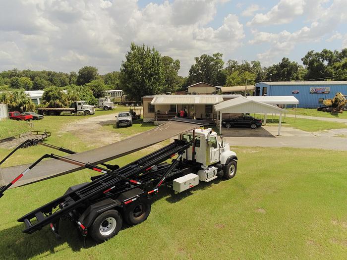 Used 2007 MACK CV 713