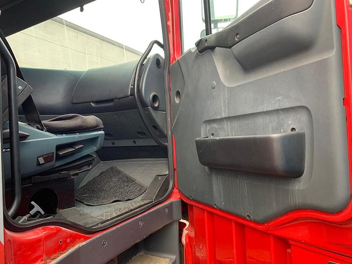 Used 2001 DAF 95 xf 430 euro 3 manual