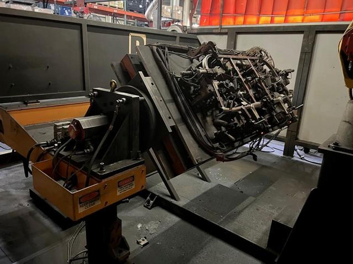 Used 2013 Fanuc Dual Robotic Welding Cell