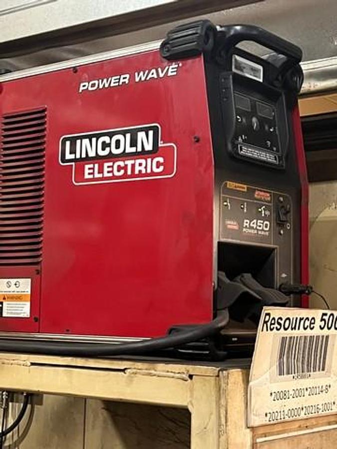 Used 2002 Fanuc Robotic Welding Cell