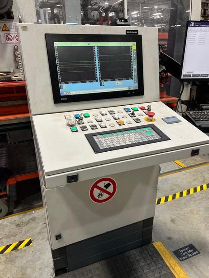 Used 2018 QS Group In-Line Plastic Thermoforming Machine Model VPF 5 BAR