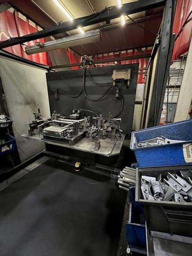 Used 2007 Fanuc Robotic Welding Cell