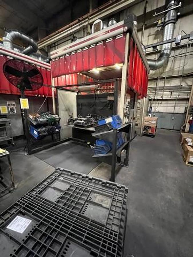 Used 2007 Fanuc Robotic Welding Cell