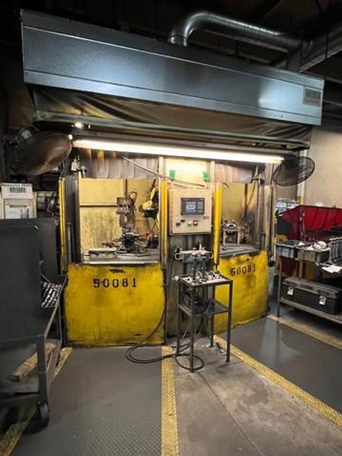 Used 2002 Fanuc Robotic Welding Cell