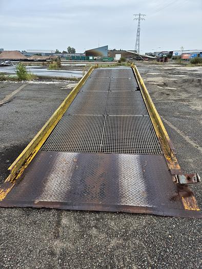 Gebruikt Laadbrug storax  7 ton