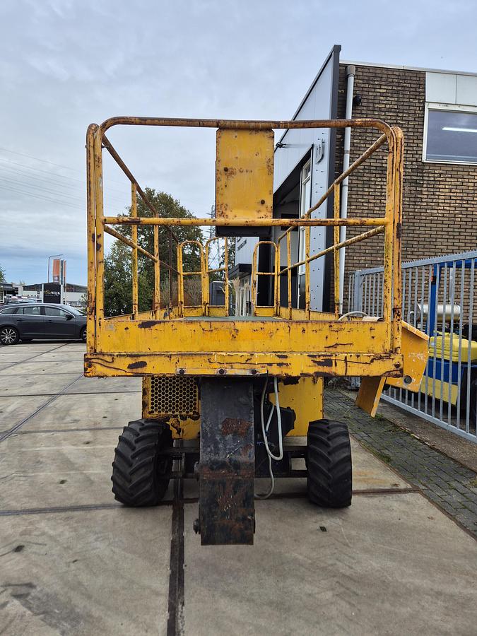 Gebruikt Uprigth  Sl30 10mtr diesel