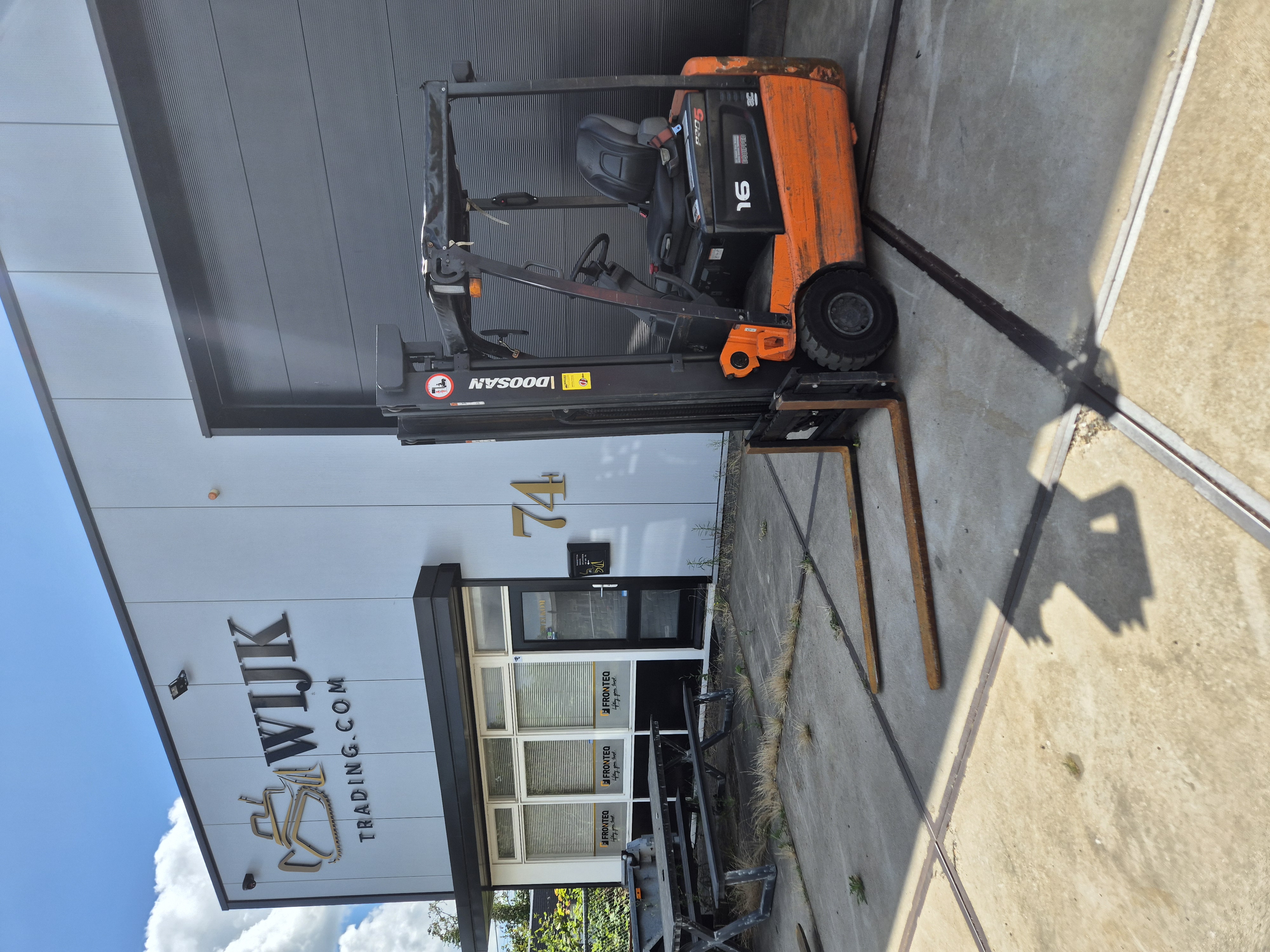 Gebruikt 2017 Doosan 1600kg triplex sideshift
