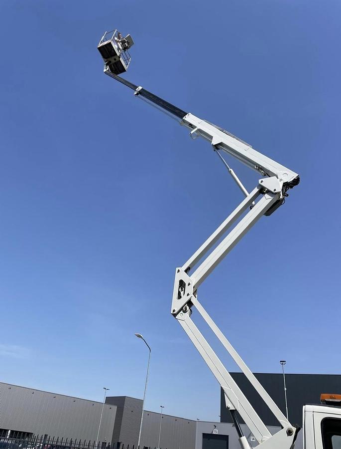 Gebruikt 2009 Iveco 21 mtr werkhoogte BE rijbewijs