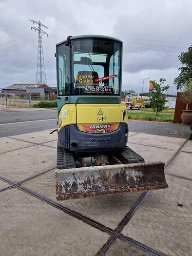 Gebruikt Yanmar Vio35 met scheefzetbak