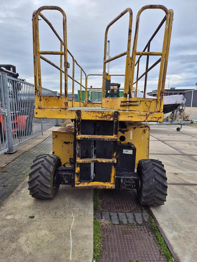 Gebruikt Uprigth  Sl30 10mtr diesel