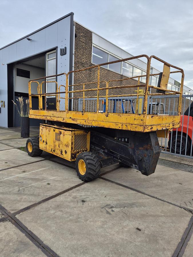 Gebruikt Uprigth Sl30 10mtr diesel