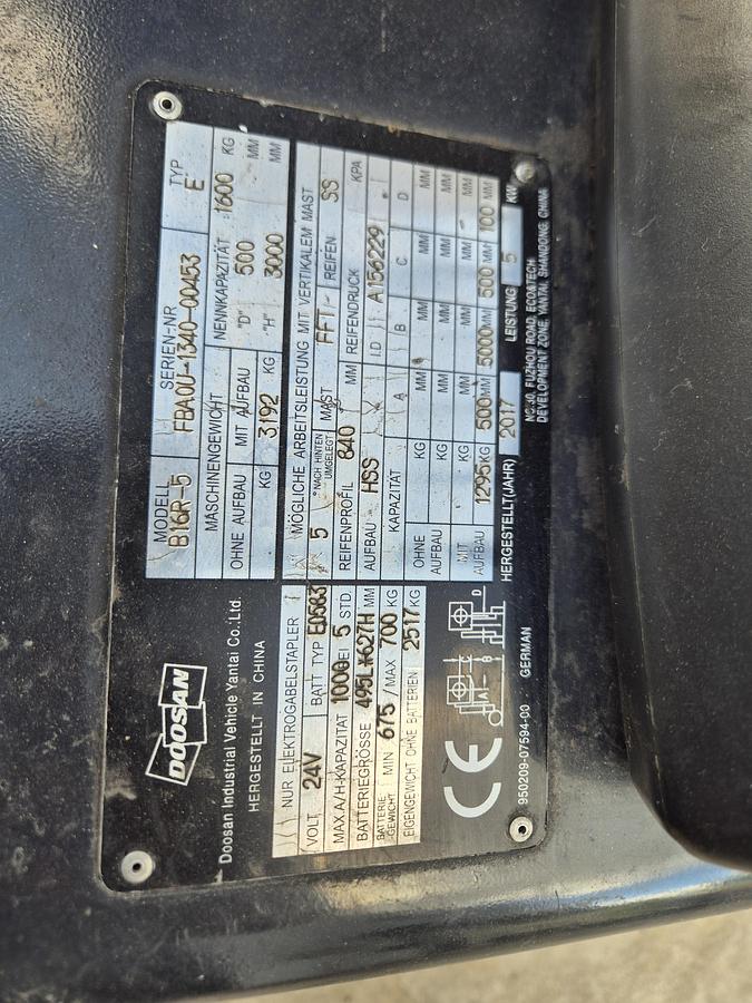 Gebruikt 2017 Doosan 1600kg triplex sideshift