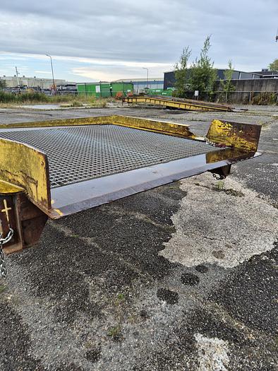 Gebruikt Laadbrug storax  7 ton