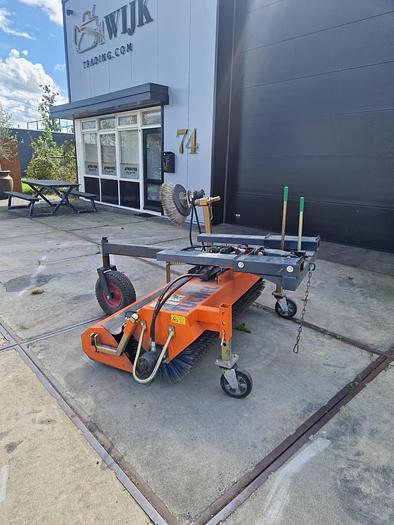 Gebruikt 2014 Tuchel- sweep Hydraulische rolbezem voor giant