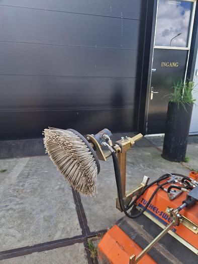 Gebruikt 2014 Tuchel- sweep Hydraulische rolbezem voor giant