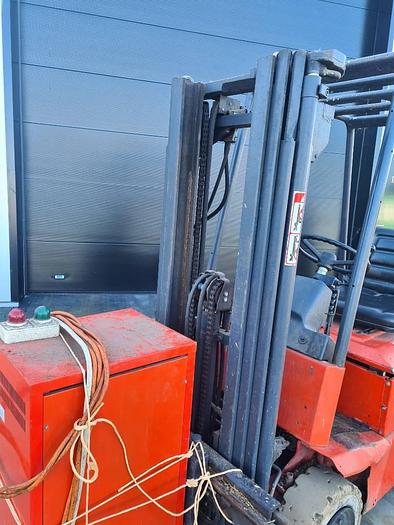 Gebruikt Linde R16 triplo/ sideshift electrische heftruck