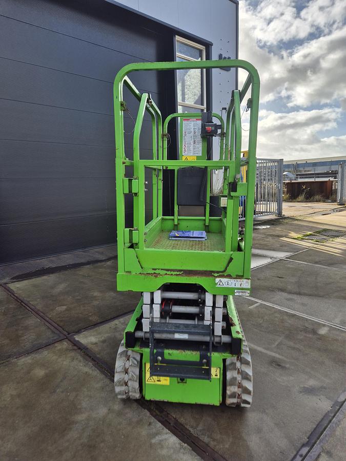 Gebruikt Fronteq Fronteq fs0507t 6.70 mtr rupsschaarhoogwerker/ hoogwerker